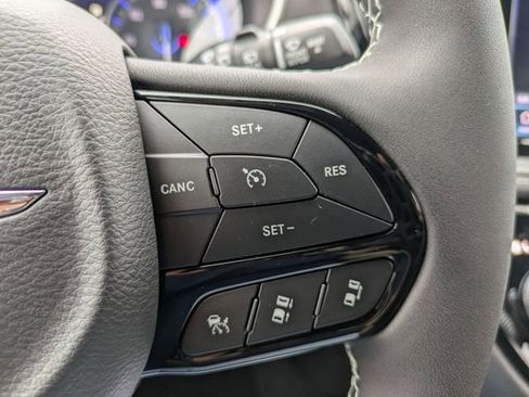 New 2026 Chrysler Pacifica Select w/ S Appearance Package image 16