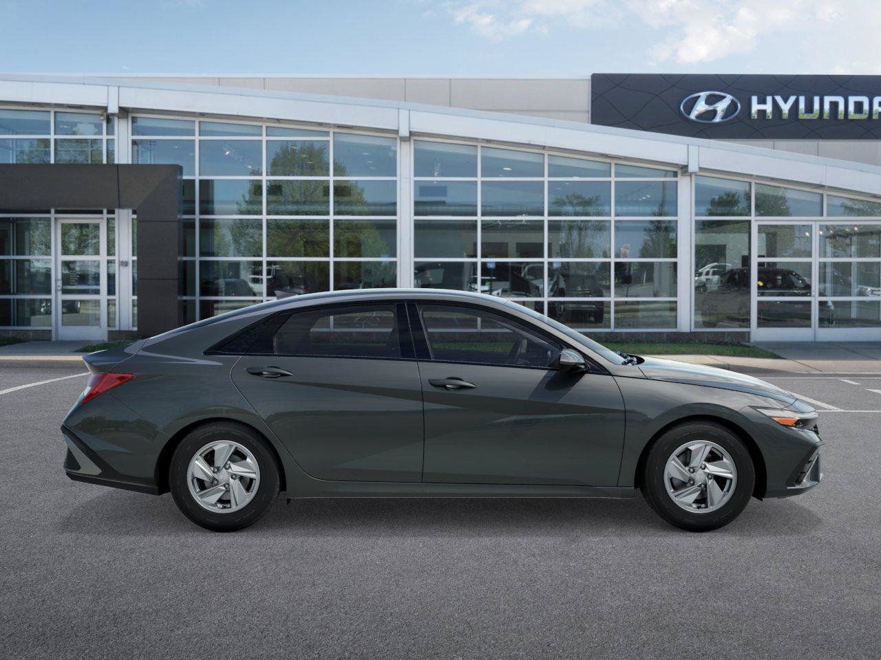 New 2026 Hyundai Elantra SE FWD image 7