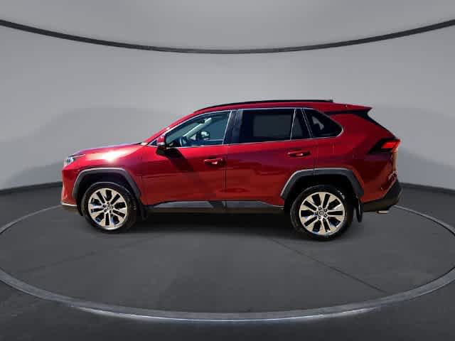 Used 2021 Toyota RAV4 XLE Premium FWD image 5