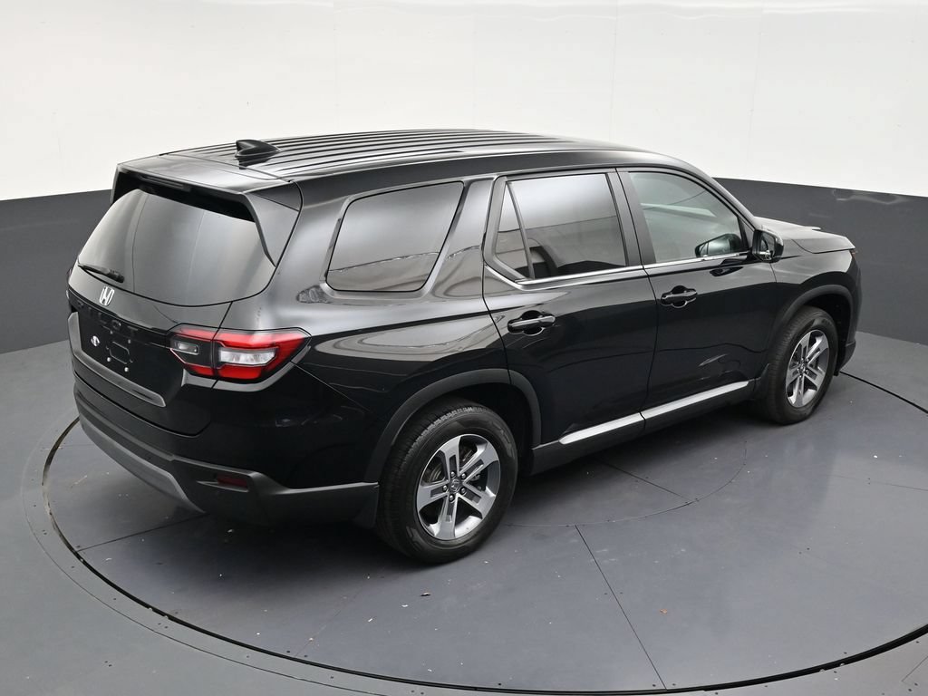 Used 2025 Honda Pilot EX-L image 16