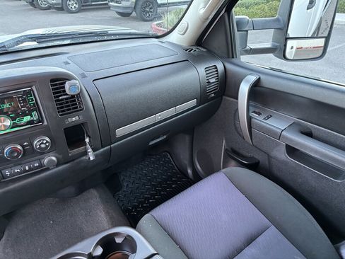 Used 2013 Chevrolet Silverado 2500 LT w/ Convenience Package image 25