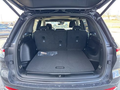 New 2026 Jeep Grand Cherokee Laredo X AWD/4WD image 4