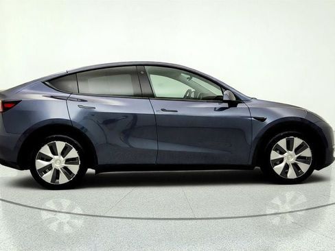 Used 2023 Tesla Model Y Long Range AWD/4WD image 4