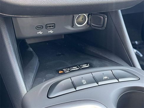 New 2025 Buick Envista Preferred w/ Convenience II Package image 18