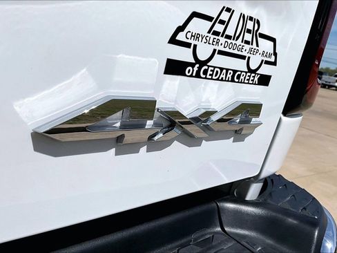 Used 2025 RAM 2500 Tradesman w/ Chrome Appearance Group AWD/4WD image 8
