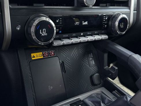 Used 2024 Toyota Tacoma Limited AWD/4WD image 23