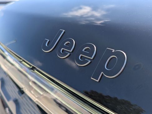 New 2026 Jeep Grand Wagoneer L Summit w/ Premium Group III image 27