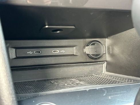 Used 2024 Volkswagen Tiguan SEL R-Line image 38