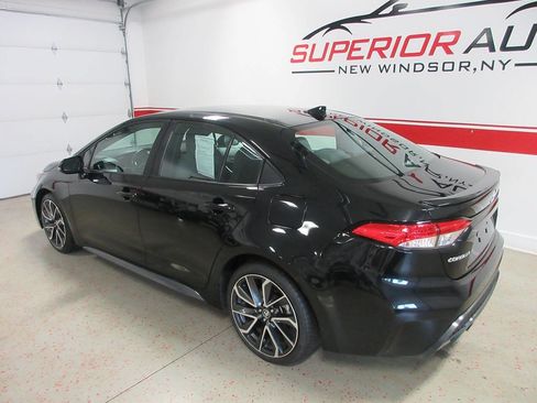 Used 2020 Toyota Corolla SE FWD image 3