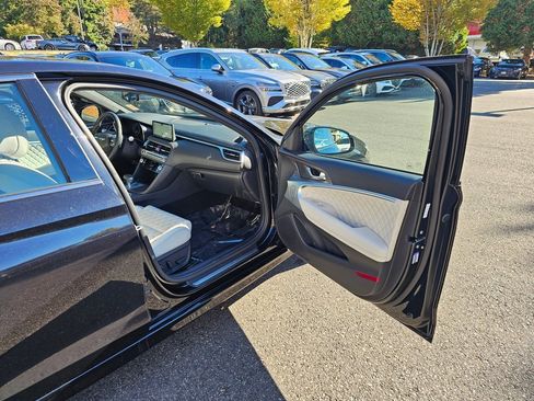 Certified 2025 Genesis G70 3.3T Advanced w/ Sport Prestige Package image 28