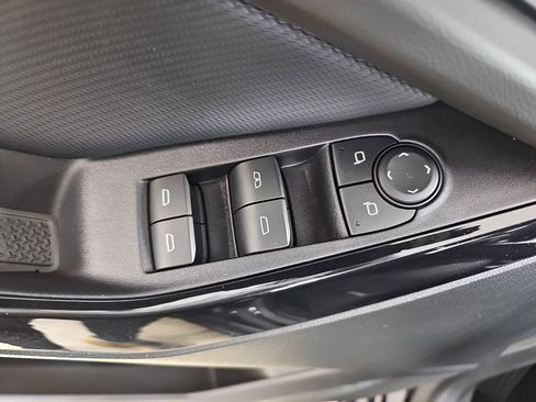 Certified 2025 Chevrolet Equinox LT image 32