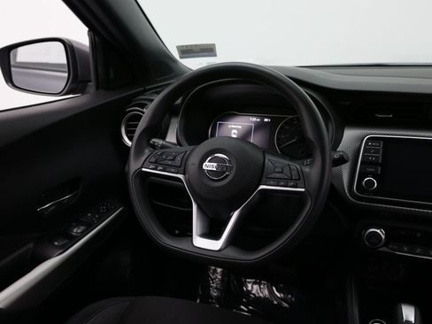 Used 2020 Nissan Kicks SV FWD image 25