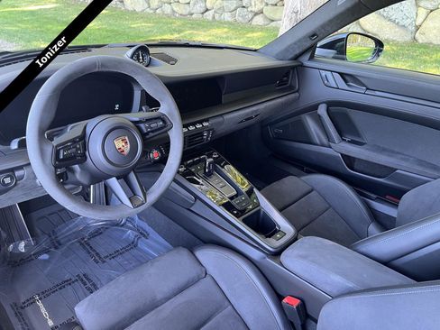 Used 2025 Porsche 911 Carrera 4 GTS image 13