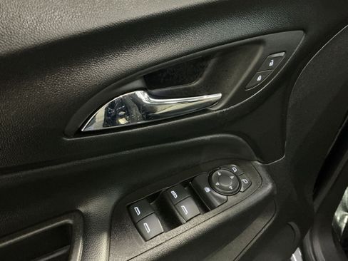 Used 2023 Chevrolet Equinox LT FWD image 16