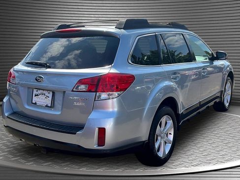 Used 2013 Subaru Outback 2.5i Premium AWD/4WD image 6