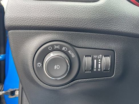 Used 2018 Jeep Compass Trailhawk w/ Navigation Group AWD/4WD image 25