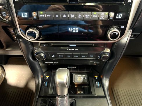 Used 2022 Lexus GX 460 Premium w/ Premium Package image 18