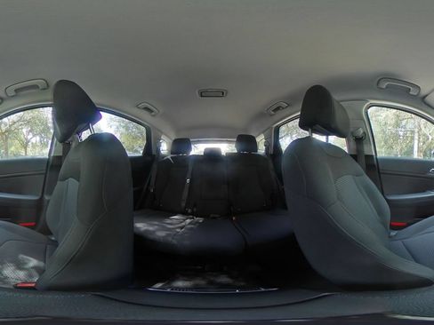 Used 2025 Kia Sportage LX FWD image 40