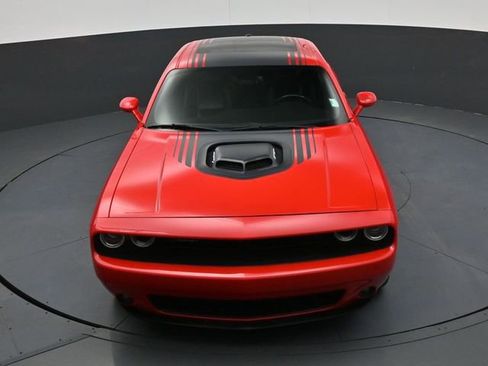 Used 2015 Dodge Challenger R/T image 18