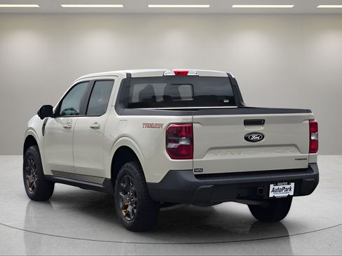 Certified 2025 Ford Maverick Tremor AWD/4WD image 8