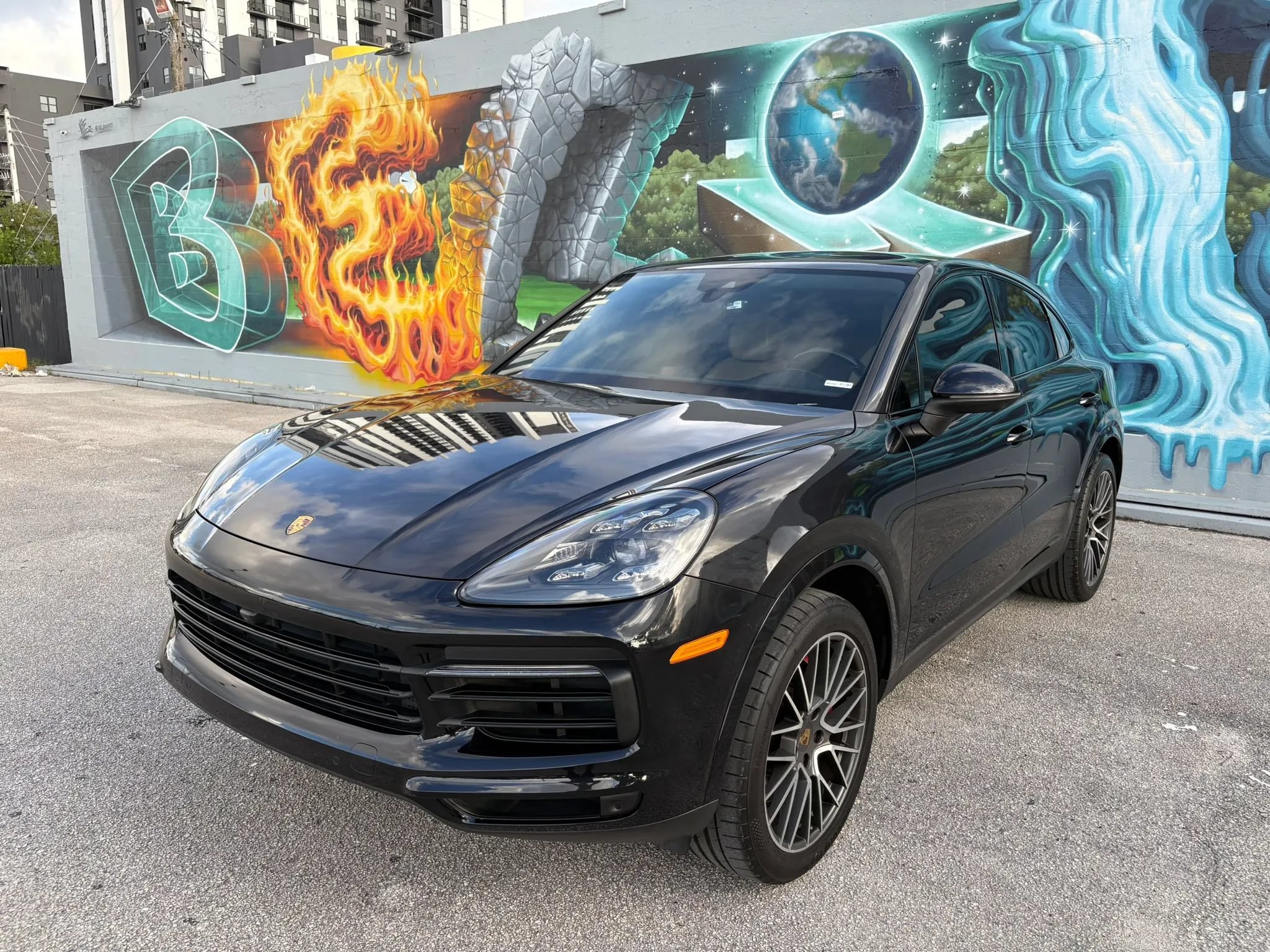 Used 2021 Porsche Cayenne Coupe AWD/4WD image 2