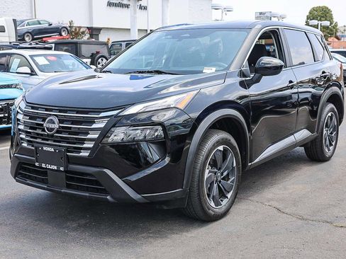 Used 2024 Nissan Rogue SV AWD/4WD image 17