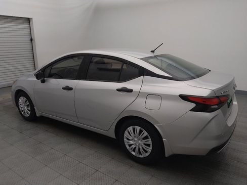 Used 2020 Nissan Versa S FWD image 3