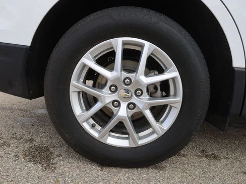 Used 2024 Chevrolet Equinox LT AWD/4WD image 12
