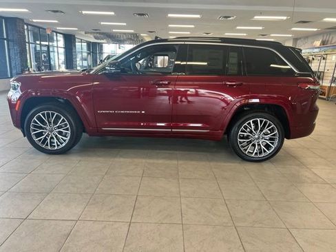 New 2026 Jeep Grand Cherokee Summit AWD/4WD image 3