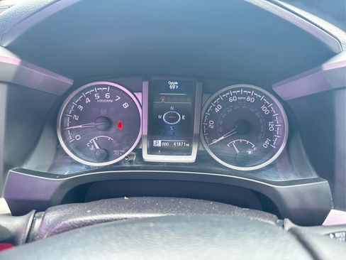 Used 2016 Toyota Tacoma Limited w/ Towing Package AWD/4WD image 27