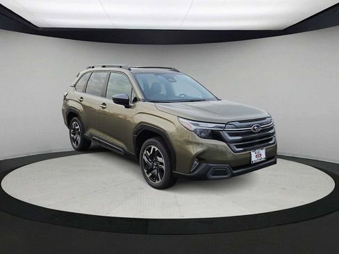Used 2025 Subaru Forester Limited image 2