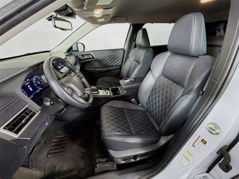 Used 2023 Mitsubishi Outlander SEL AWD/4WD image 11