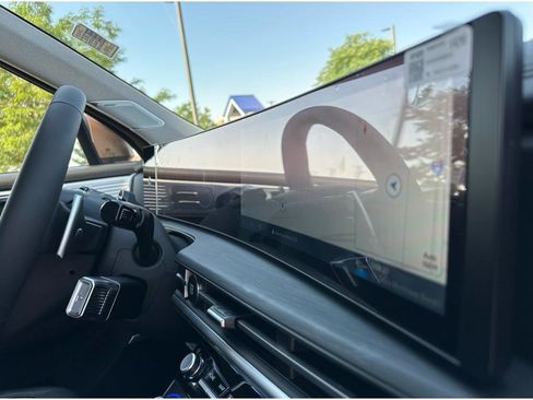 Used 2024 Hyundai Santa Fe Limited image 15