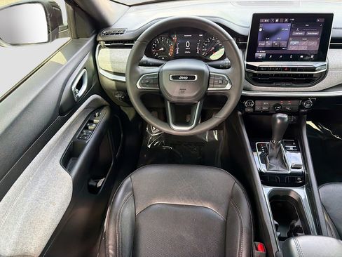 Used 2023 Jeep Compass Latitude AWD/4WD image 15