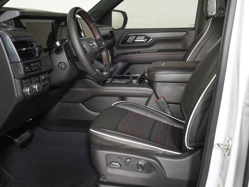 Used 2026 GMC Yukon AT4 Ultimate AWD/4WD image 16