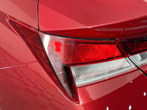Used 2021 Hyundai Elantra SE FWD image 61