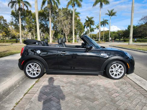 Used 2020 MINI Cooper S image 19