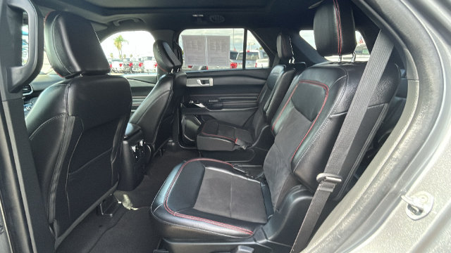 Certified 2023 Ford Explorer ST-Line w/ Class IV Trailer Tow Package AWD/4WD image 16