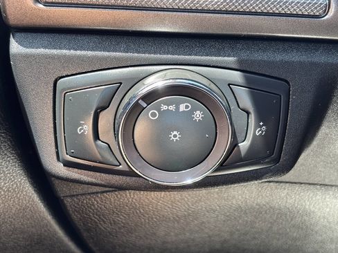 Used 2019 Ford Fusion SE FWD image 22