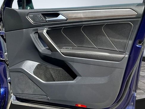 Used 2022 Volkswagen Tiguan SEL R-Line image 29