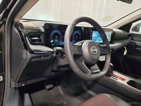 Used 2025 Nissan Kicks SR image 17