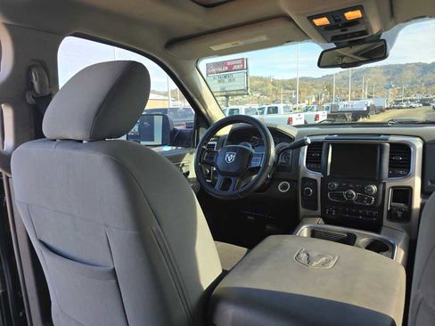 Used 2017 RAM 2500 Big Horn w/ Sport Appearance Group image 10