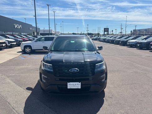 Used 2017 Ford Explorer Sport w/ Equipment Group 401A AWD/4WD image 2