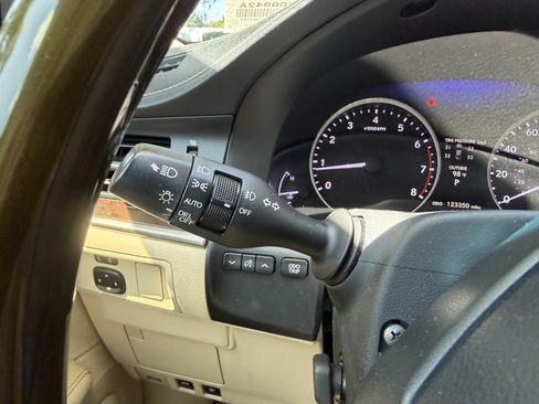 Used 2013 Lexus ES 350 w/ Premium Pkg FWD image 19