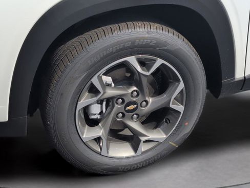 New 2026 Chevrolet Trax LT w/ Driver Confidence Package image 9