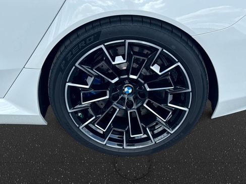 Used 2025 BMW M5 w/ Executive Package AWD/4WD image 20