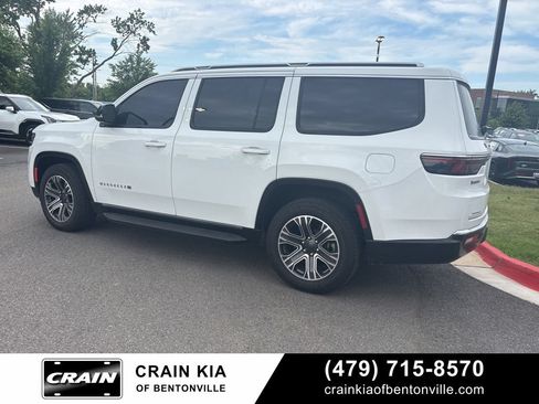 Used 2023 Jeep Wagoneer Series II w/ Flexible Seating Group AWD/4WD image 3