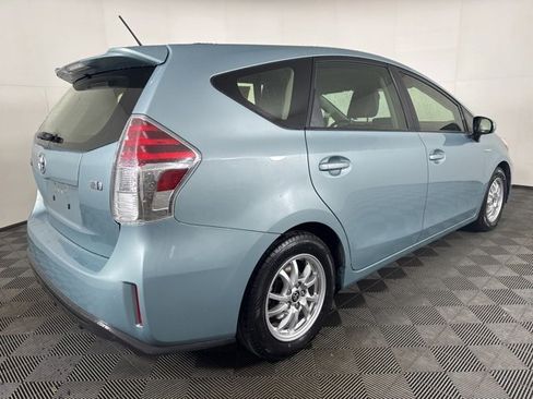 Used 2017 Toyota Prius V Four image 3