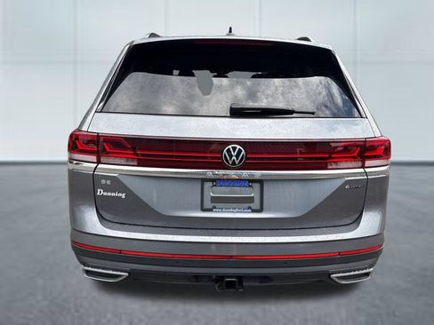 Used 2025 Volkswagen Atlas SE AWD/4WD image 3