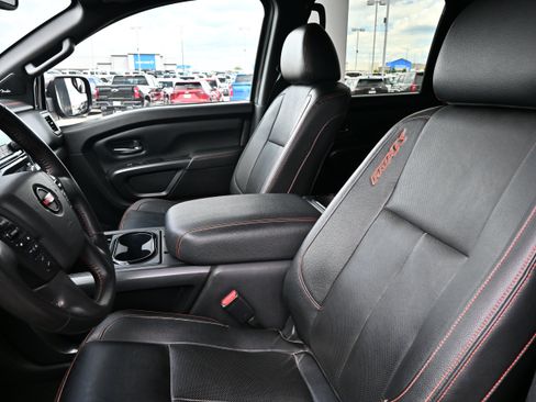 Used 2022 Nissan Titan PRO-4X w/ Pro-4x Convenience Package AWD/4WD image 24